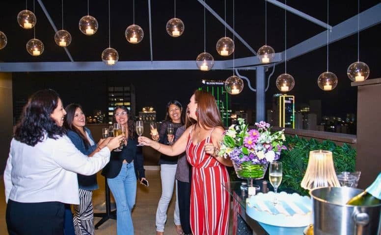 Pedida de Mano en Familia Rooftop Oro Verde Lima